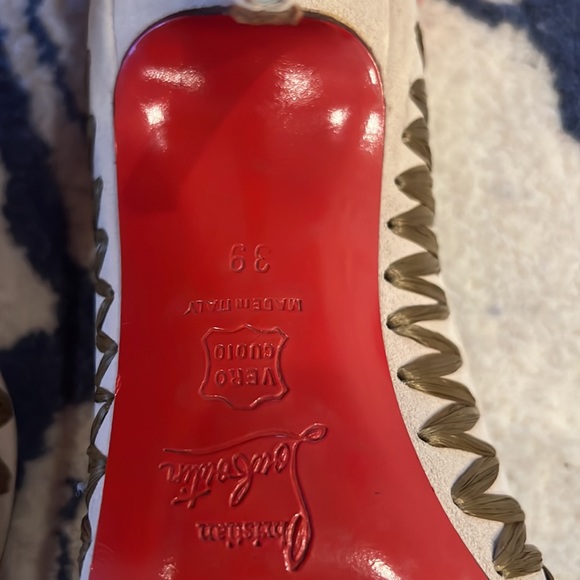 Christian Louboutin Nude - Picture 8 of 9